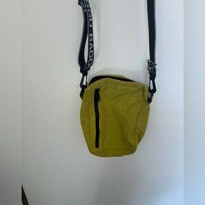 Baggu sports crossbody - Lemongrass